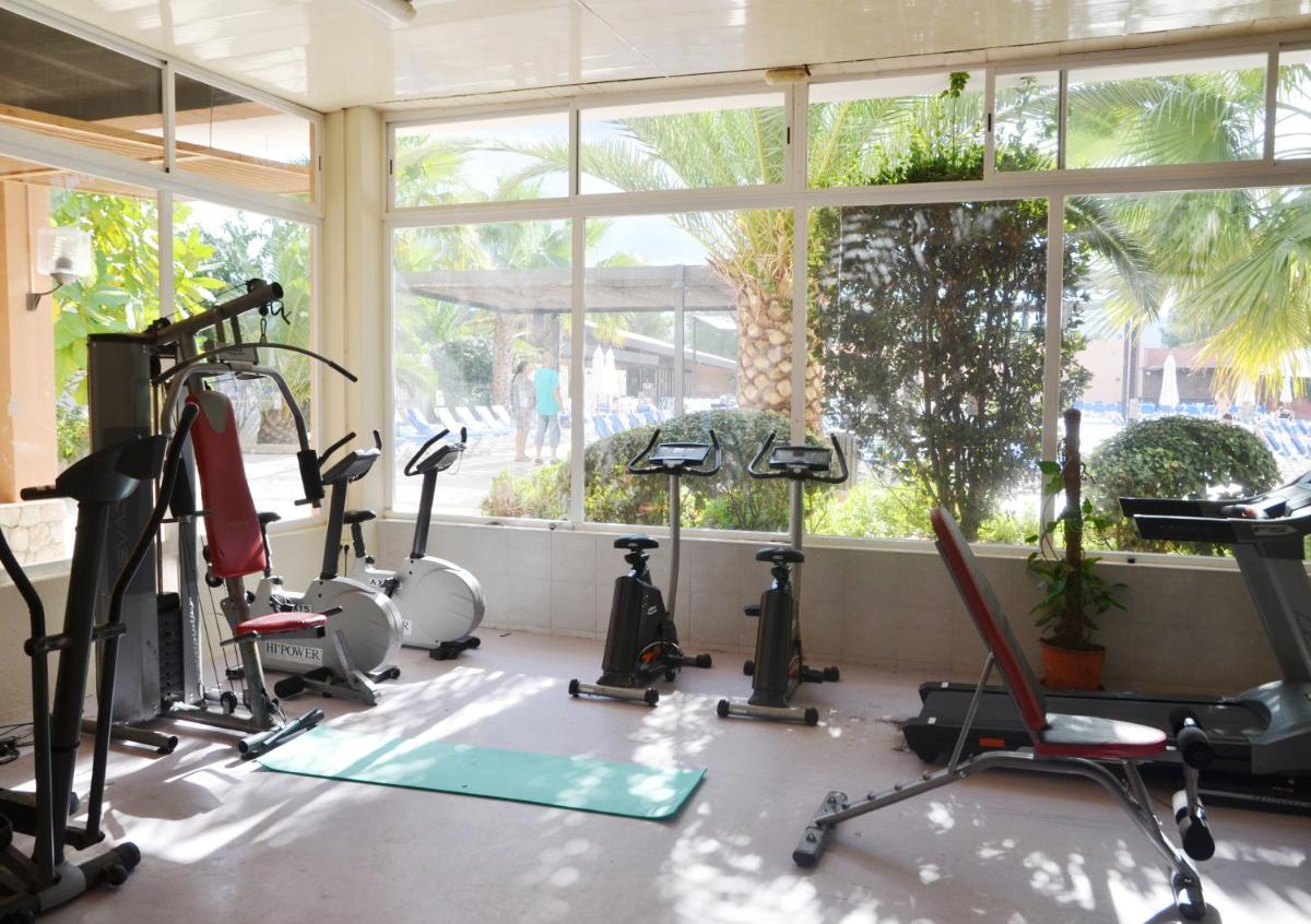Gimnasio o instalaciones de fitness de azuLine Hotel Bergantin