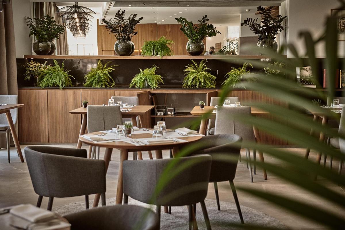 Un restaurante o sitio para comer en Es Princep - The Leading Hotels of the World