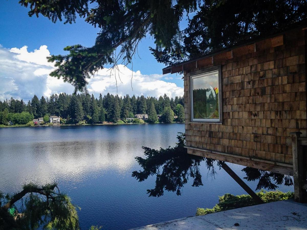 Cottage Lake Bed and Breakfast - Housity