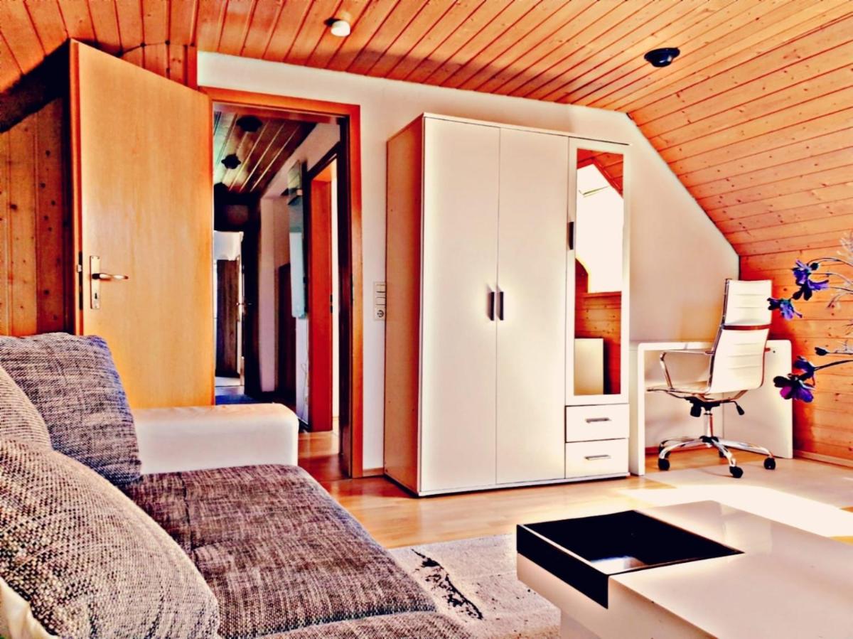 VOLL ausgestattete DG- Wohnung in HDH ruhige zentrale Lage - Housity