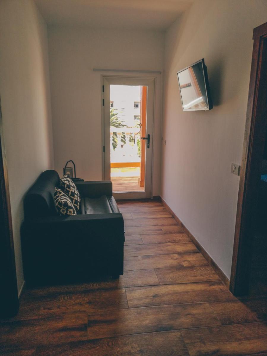 San Isidro. 2 rooms. Quiet terrace - Housity
