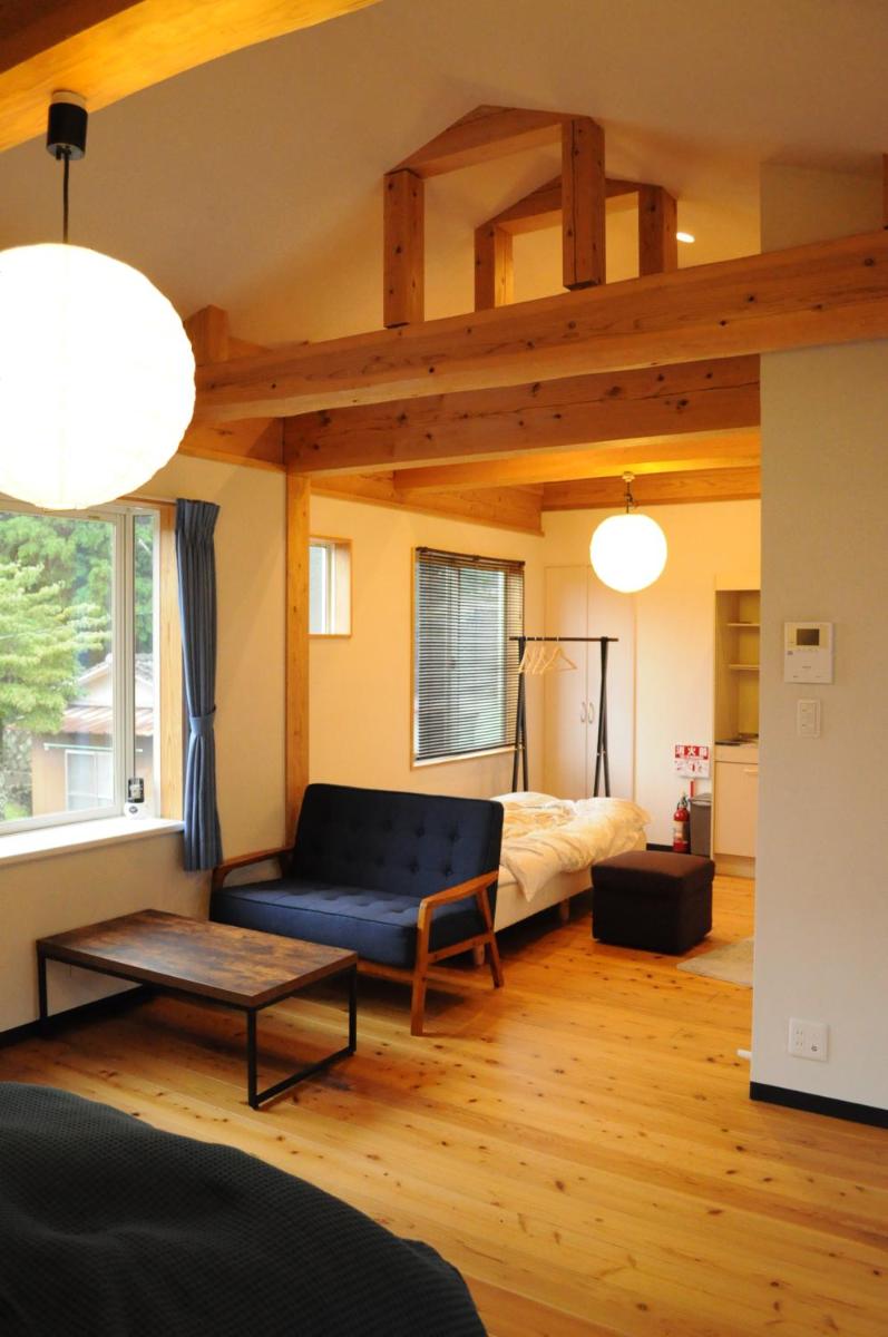 WEST in - Housity