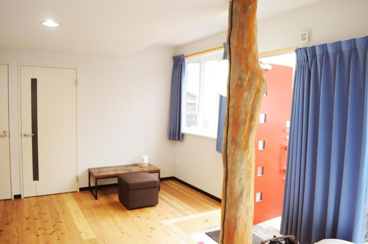 WEST in - Housity