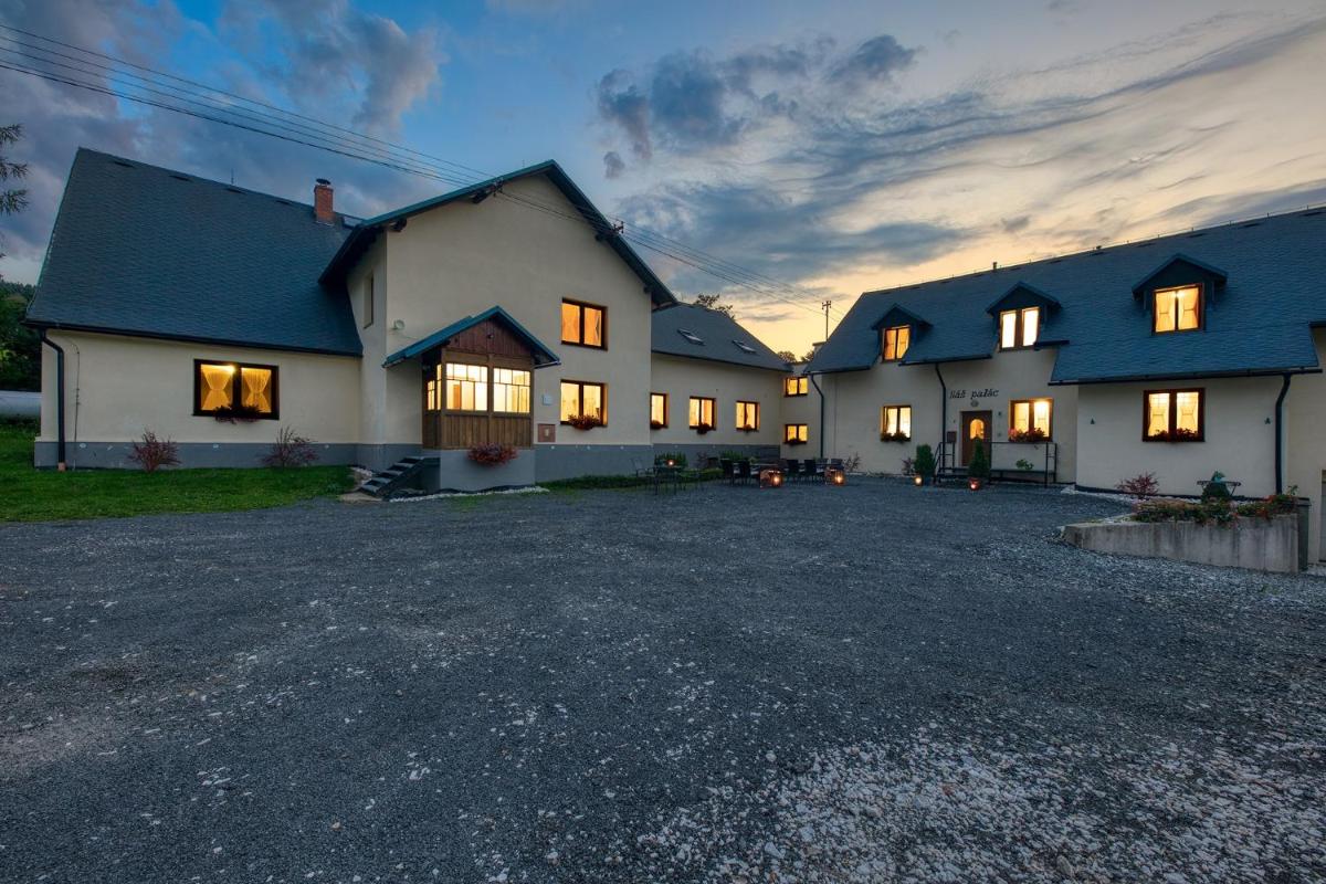 Penzion Na Bobrovníku - Housity