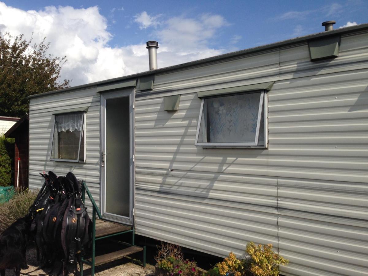 Cosy caravan in Oostvoorne - Housity