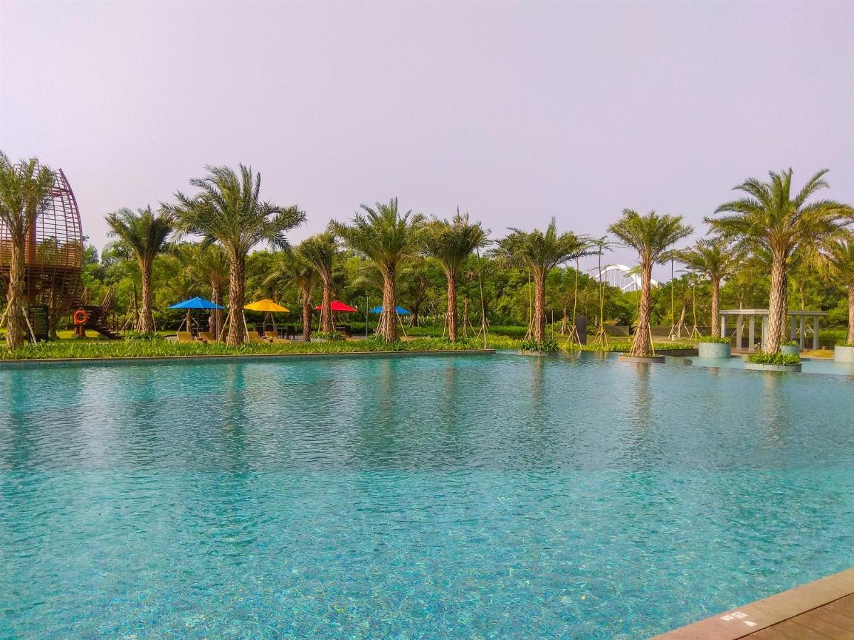 Wonderful 2BR at Gold Coast Apartment Pantai Indah Kapuk By Travelio - Housity
