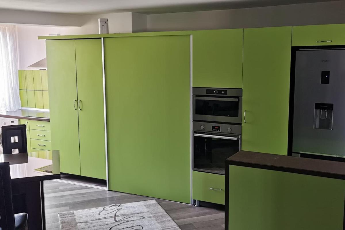 Suitetrails - Luxury apartment with two bedrooms and large living room, 100 square meters, city center
