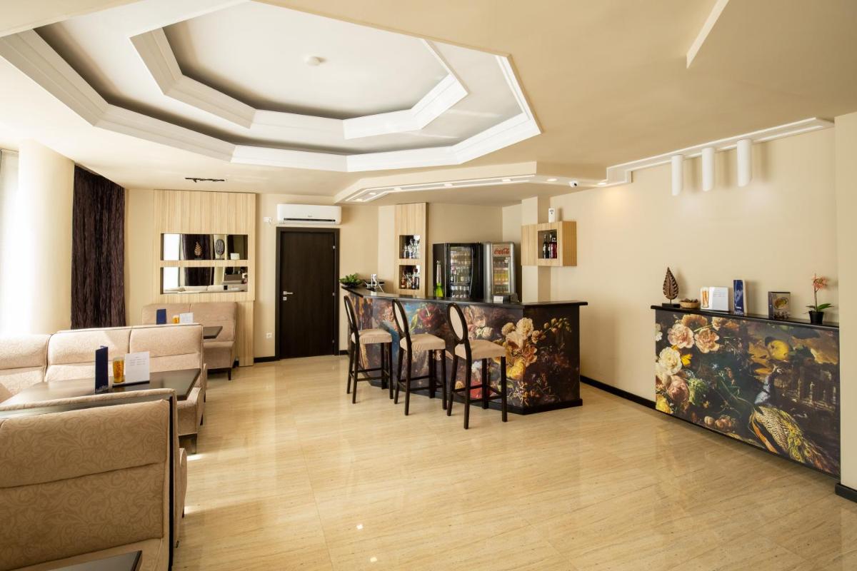 Hotel Alex - Housity