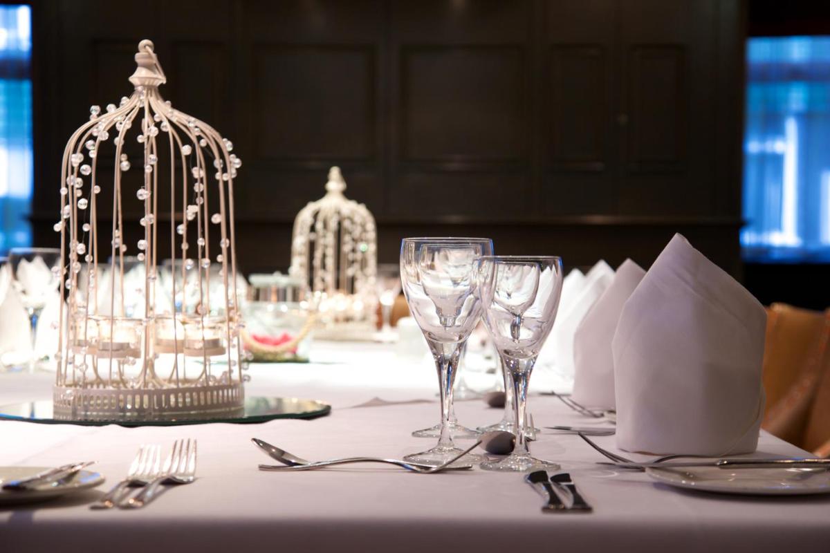 Manchester South Hotel, Sure Hotel Collection by BW - Housity
