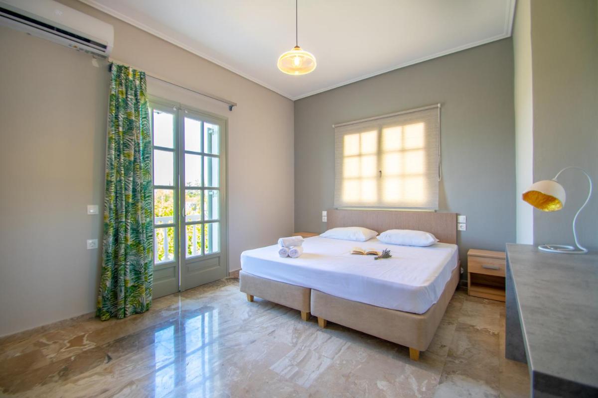 Mare Dentro Kalamaki Beachroad Apts by "elite" - Housity