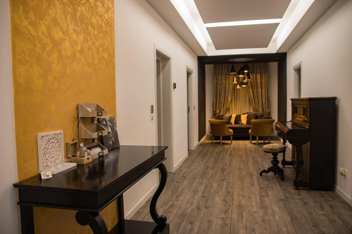 Double A Guest House - Housity