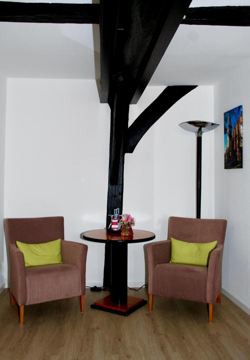 Alt Warburg - Housity