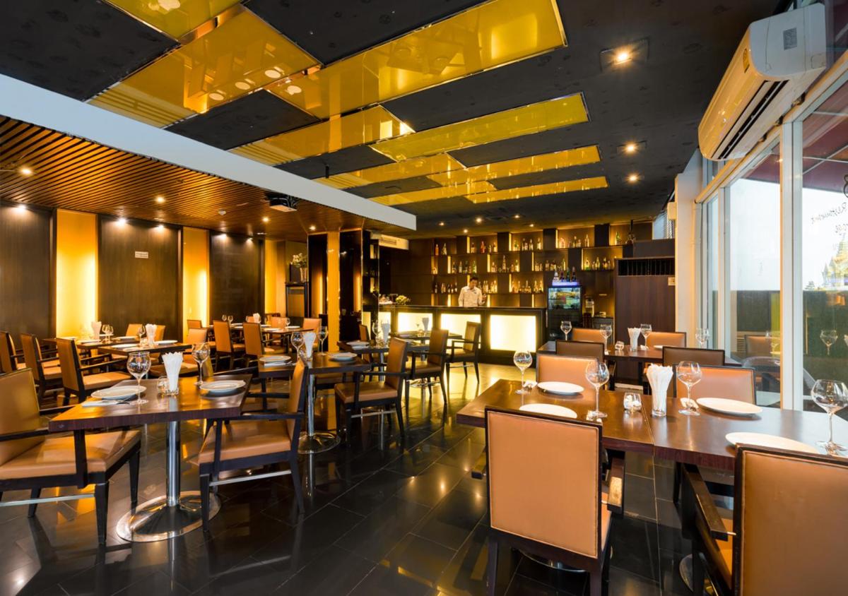 FuramaXclusive Asoke, Bangkok - Housity