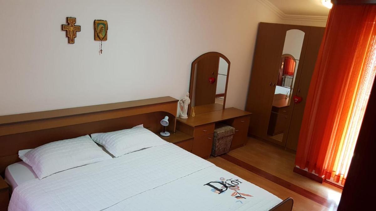 Apartment Center - Housity