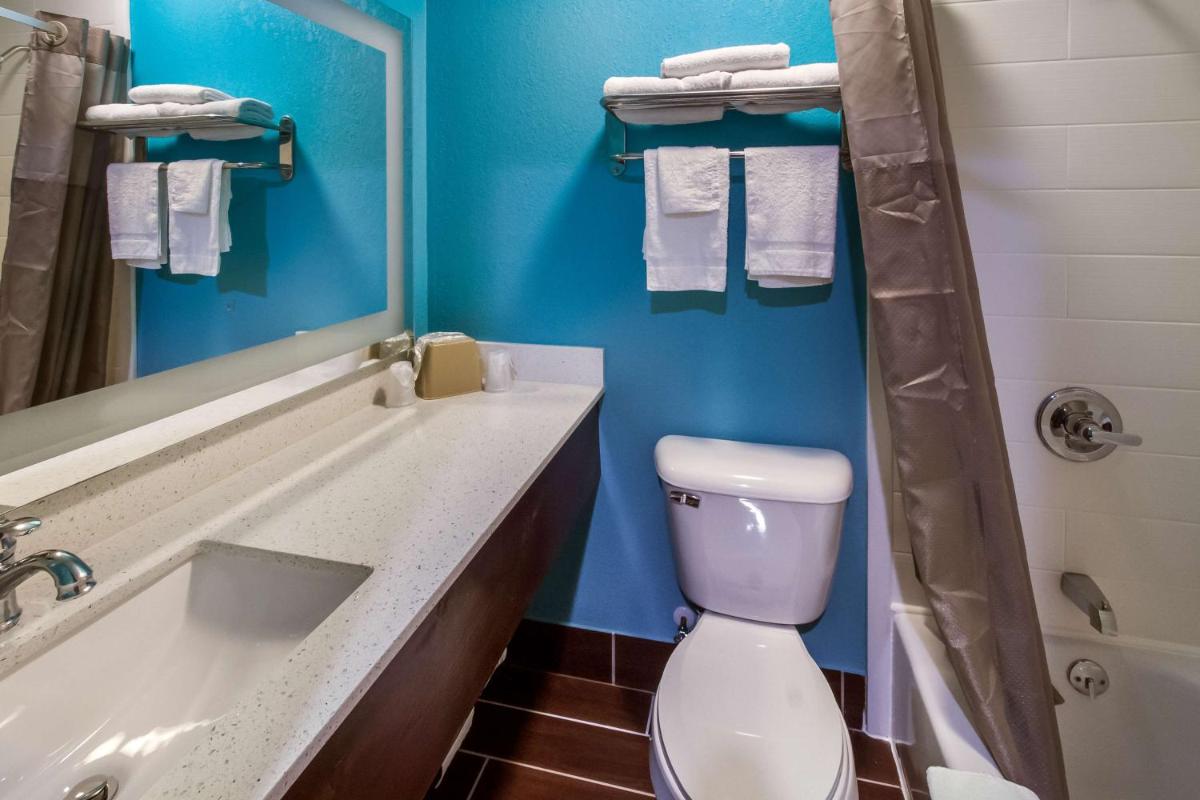 Motel 6-Rossford, OH - Housity