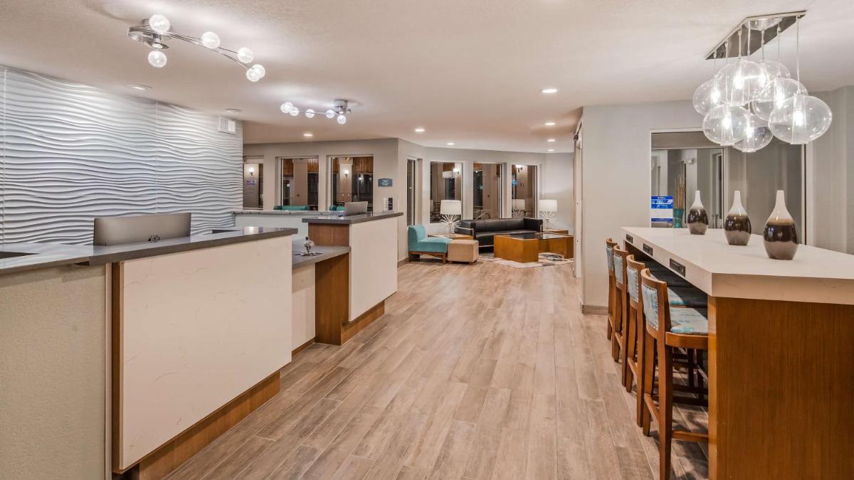 Best Western DeWitt - Housity