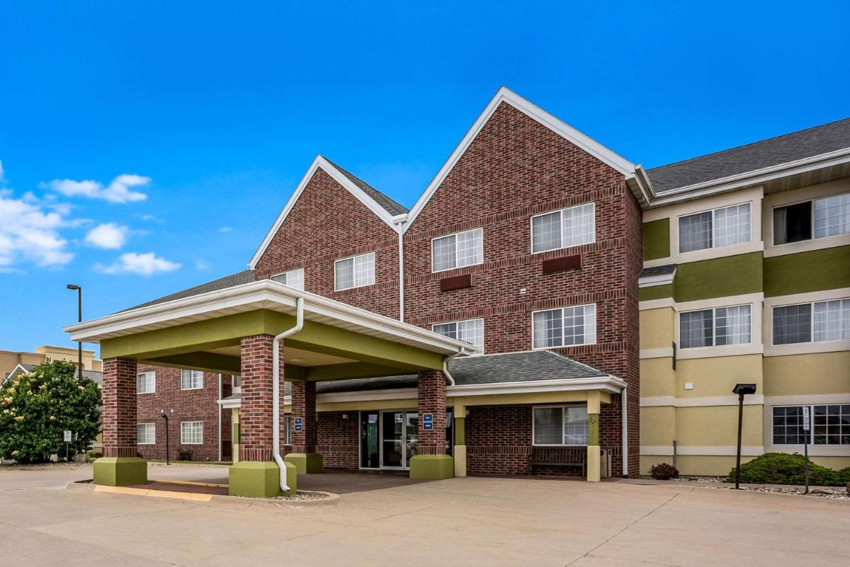 MainStay Suites Cedar Rapids North - Marion - Housity