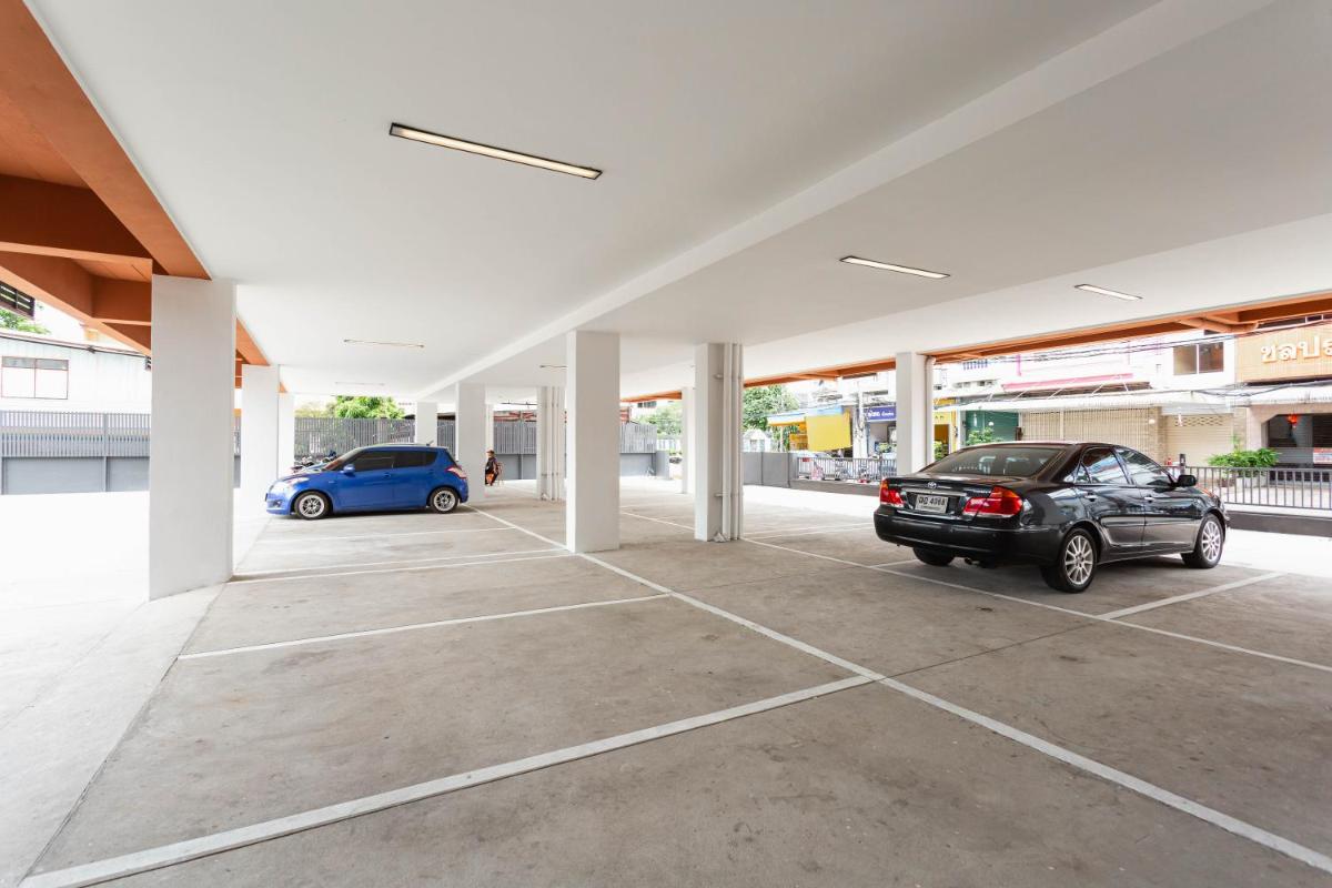 Clay Hotel Udonthani - Hizvo