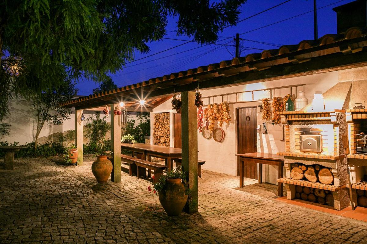 Torrinheira ~ Family Pool Villa and Woods - Housity