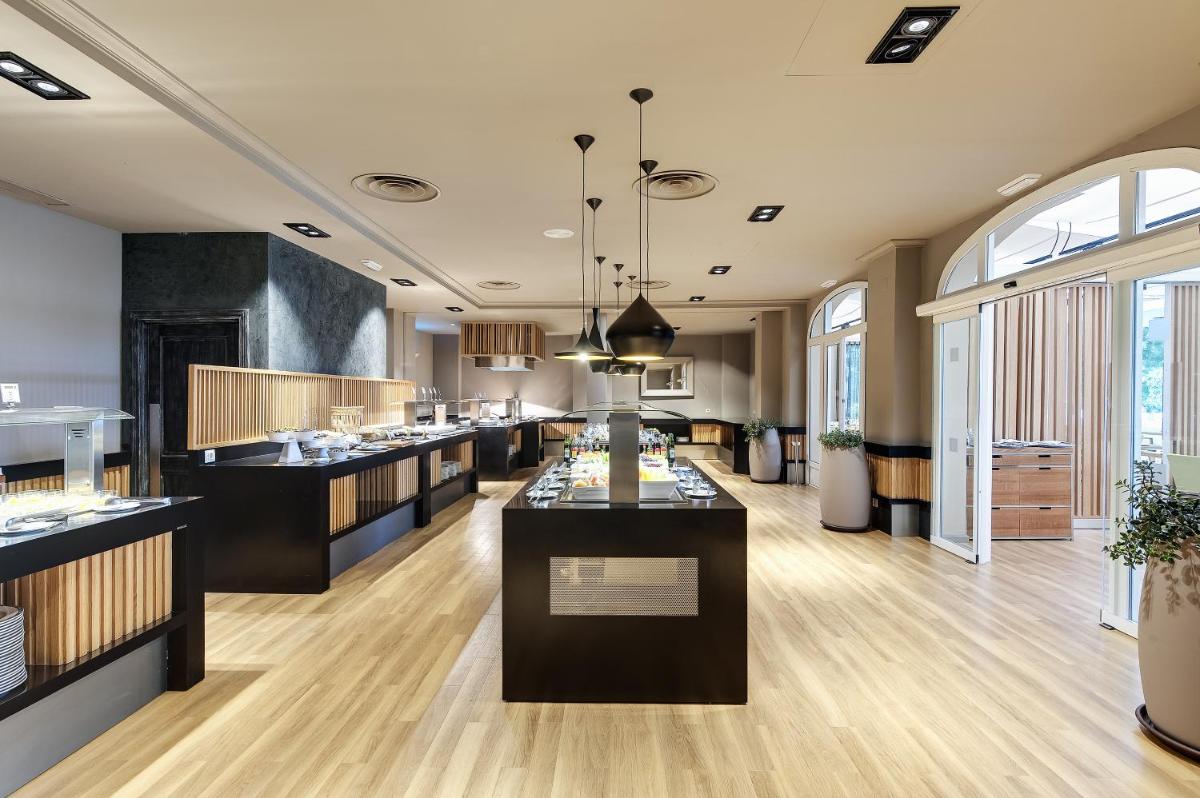 Una cocina o zona de cocina en Barceló Montecastillo Golf