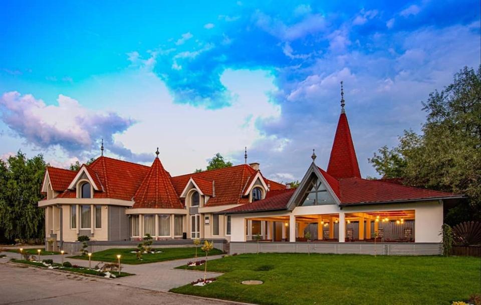 Hotel Castel - Housity