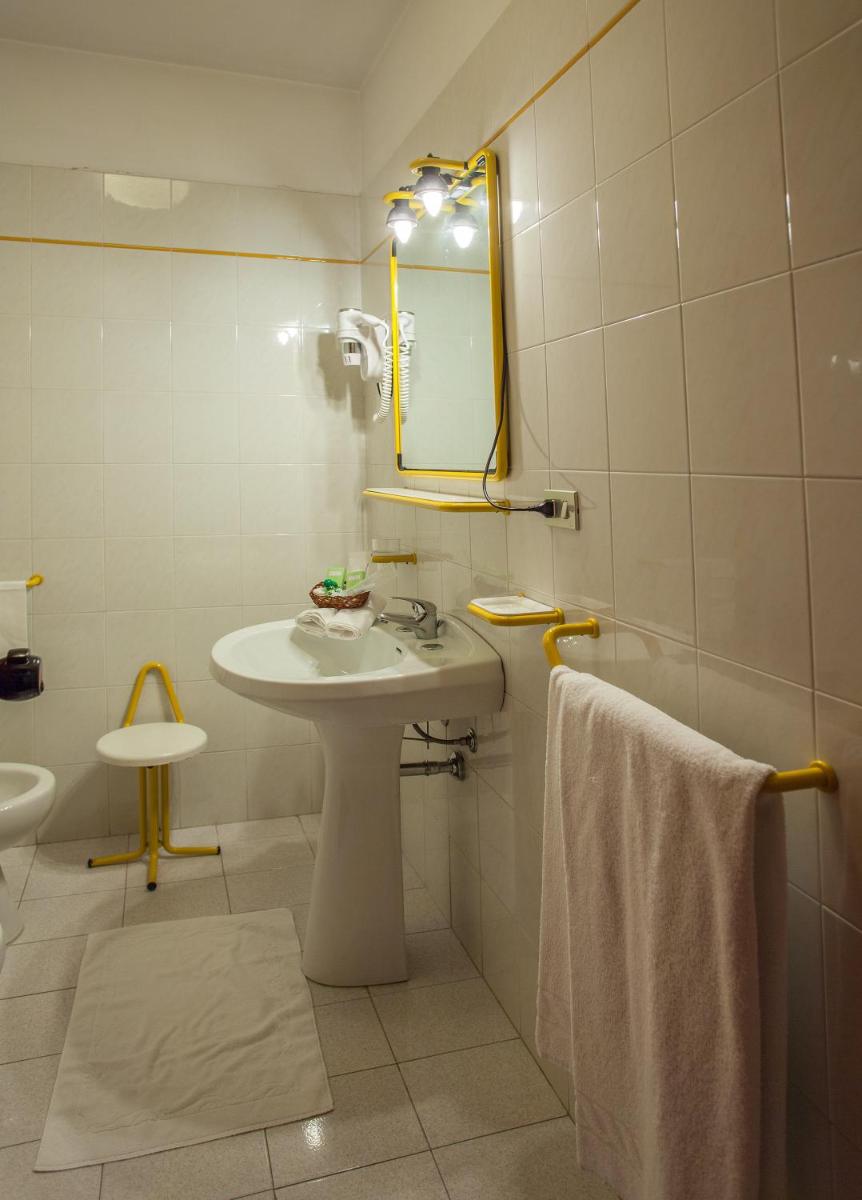 Hotel Quadrifoglio - Housity
