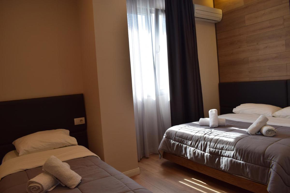 BluePoint Hotel - Housity
