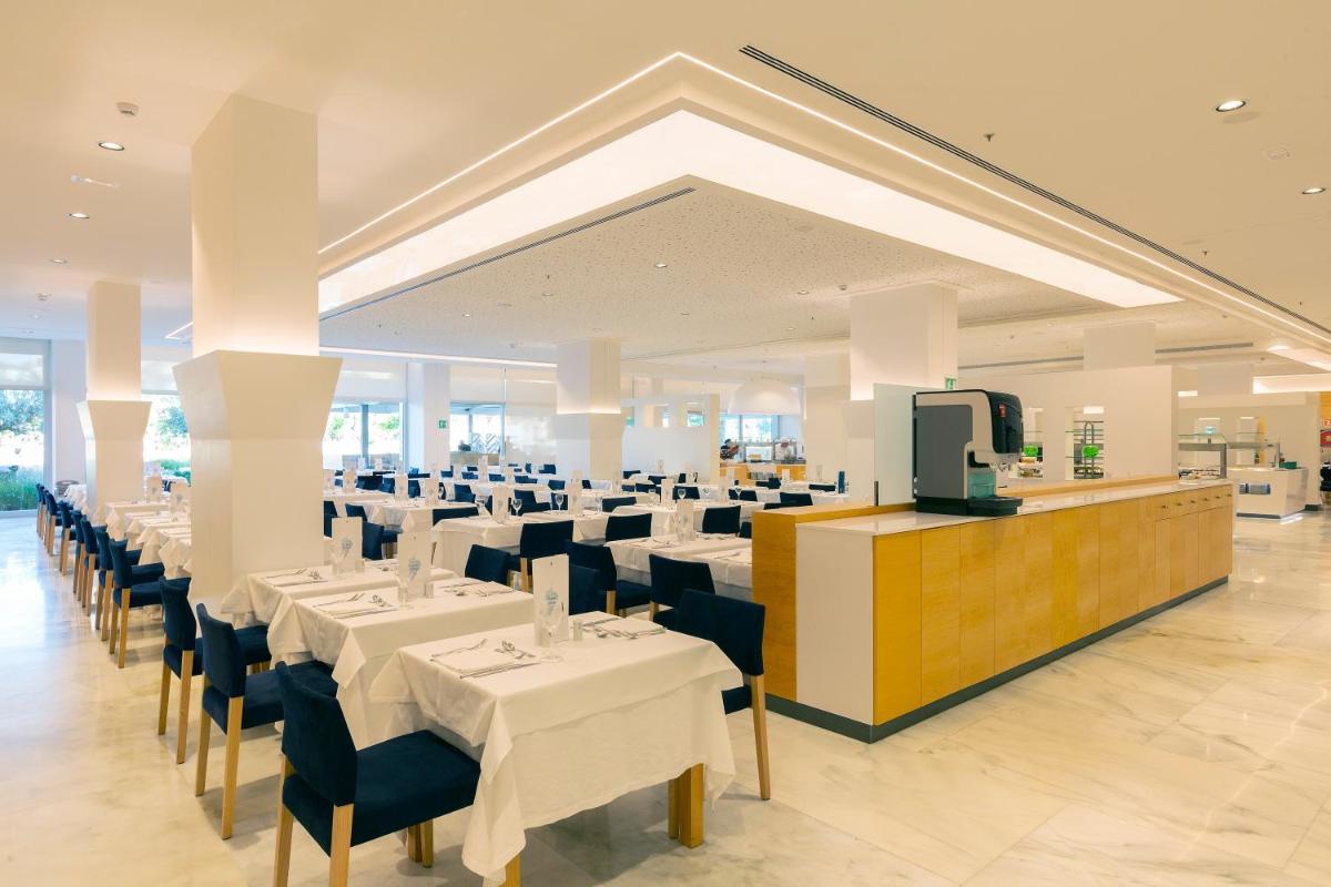Un restaurante o sitio para comer en Hipotels Gran Playa de Palma