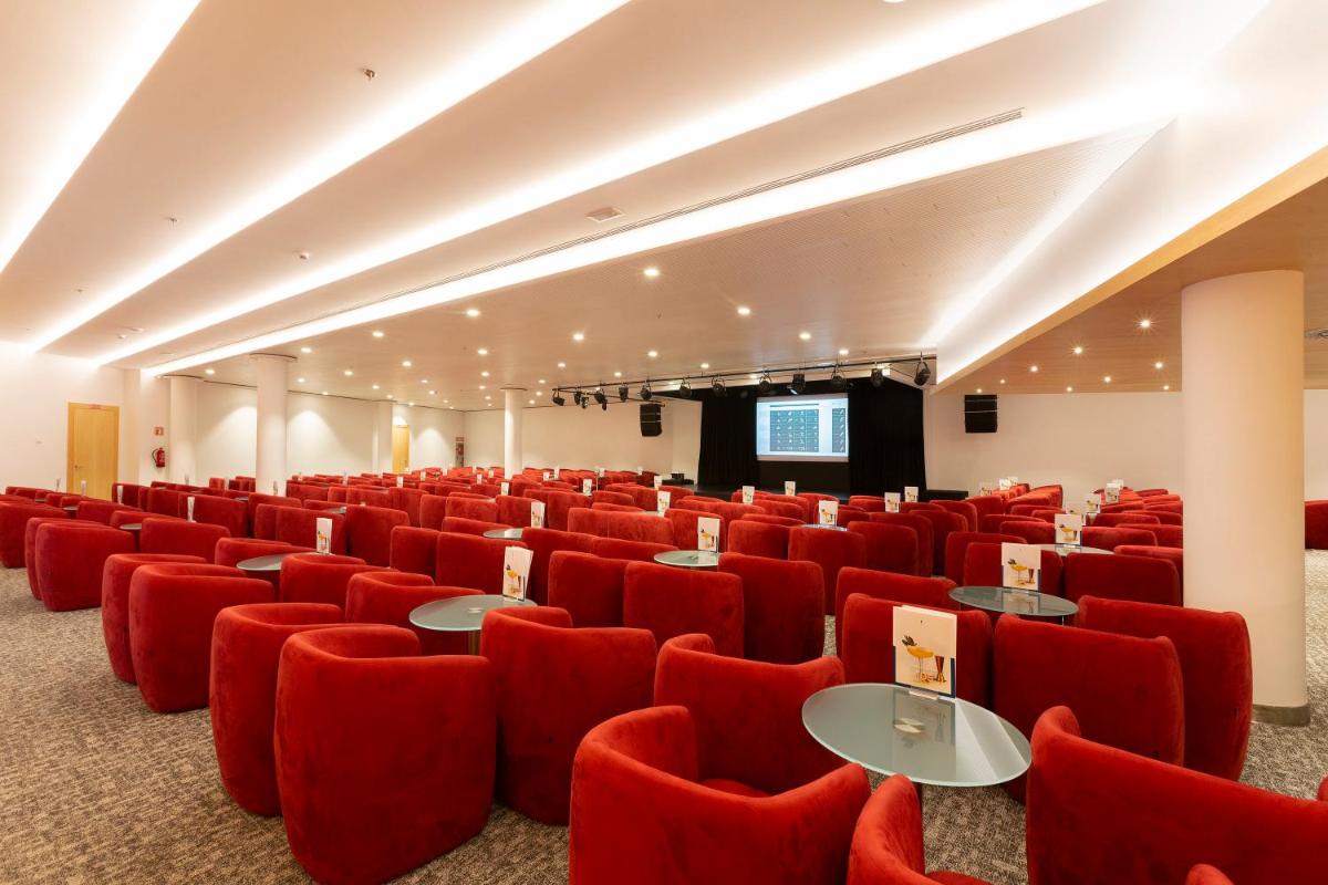 Zona business o sala de conferencias en Hipotels Gran Playa de Palma