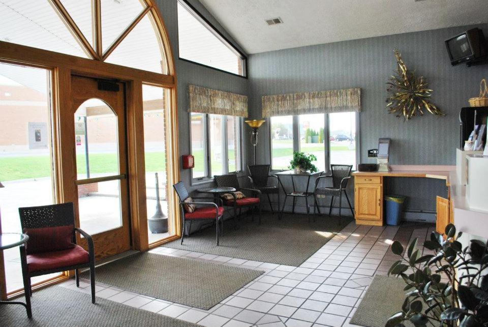 Fleetwood Inn Suites - Housity
