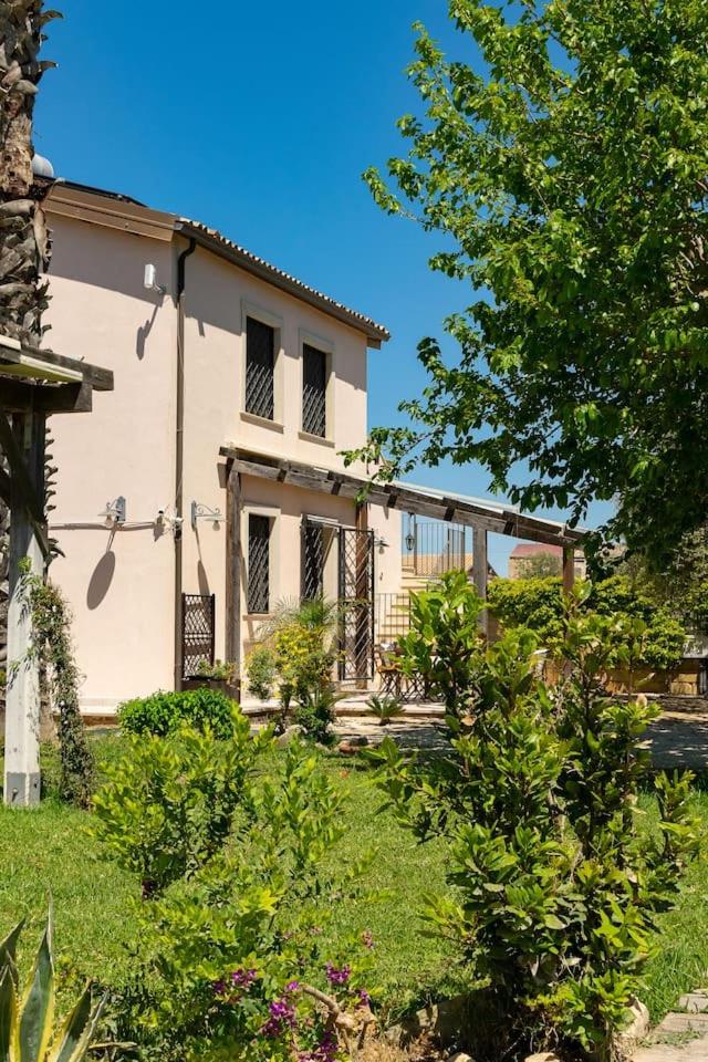 Country House il Gelso e l'Ulivo appartamento in villa l'Ulivo - Housity