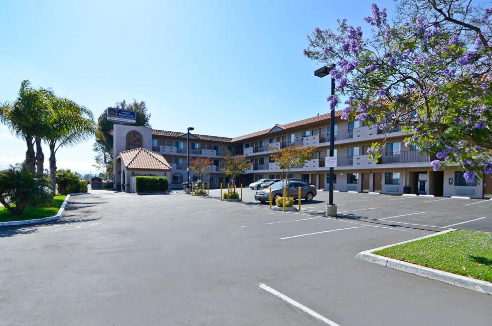 Pleasant Inn - Housity