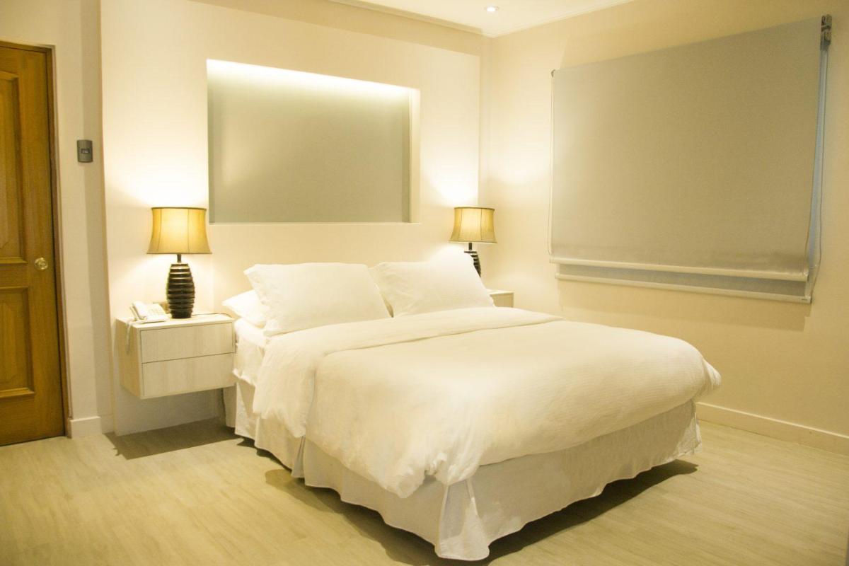 Hotel Puerto de Vega - Housity