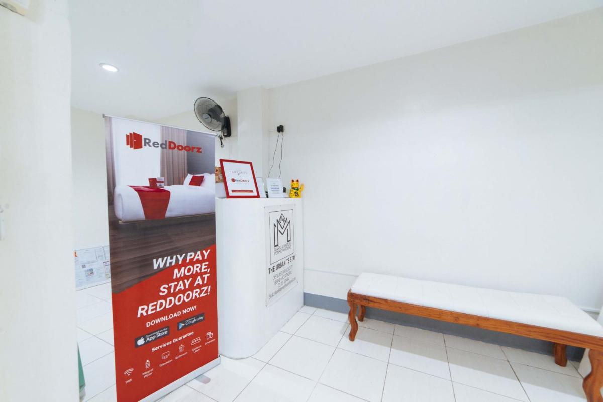 RedDoorz @ Plaza Jaro Iloilo - Housity