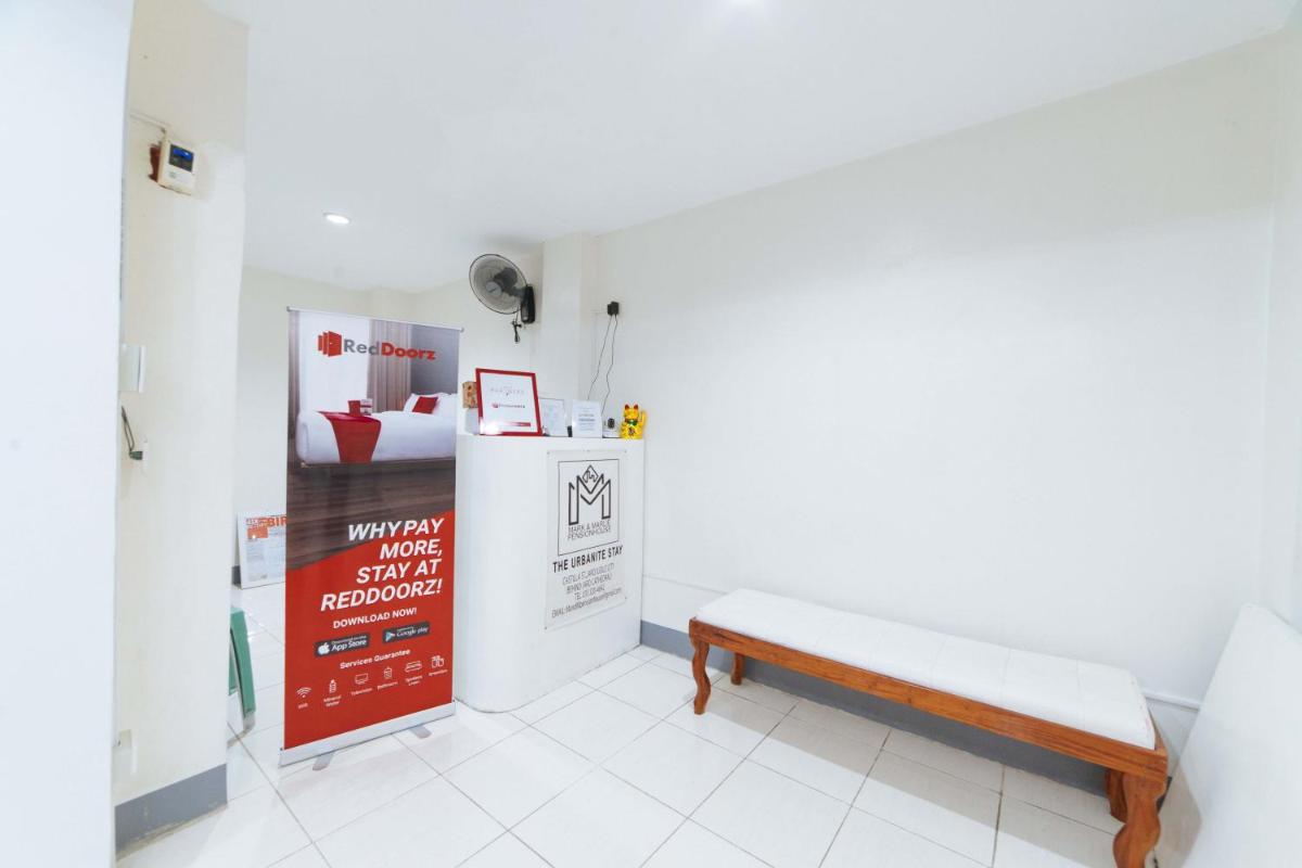 RedDoorz @ Plaza Jaro Iloilo - Housity