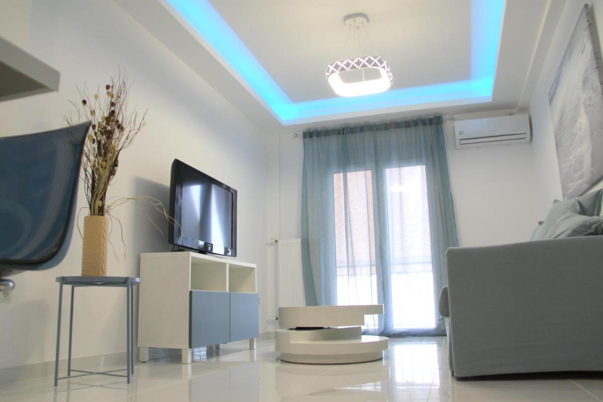 Thiseos 319. Beautiful apartments near the cultural center of the capital. - Housity