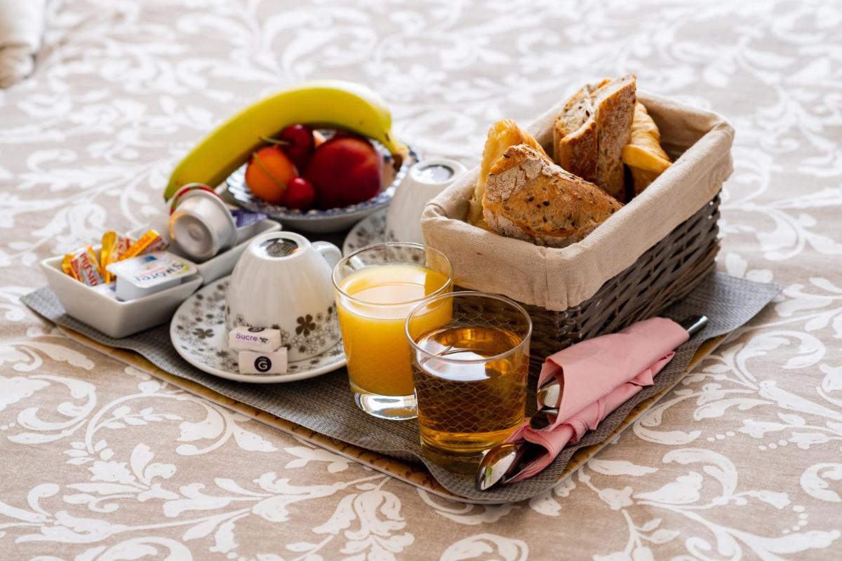 Hotel Henri IV - Housity