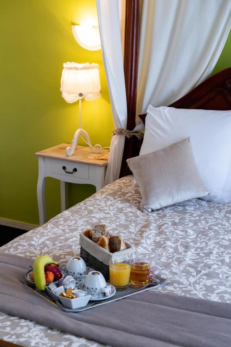 Hotel Henri IV - Housity