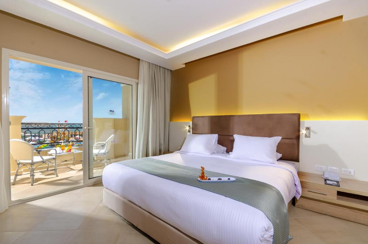 Titanic Royal-Families and Couples only - Housity