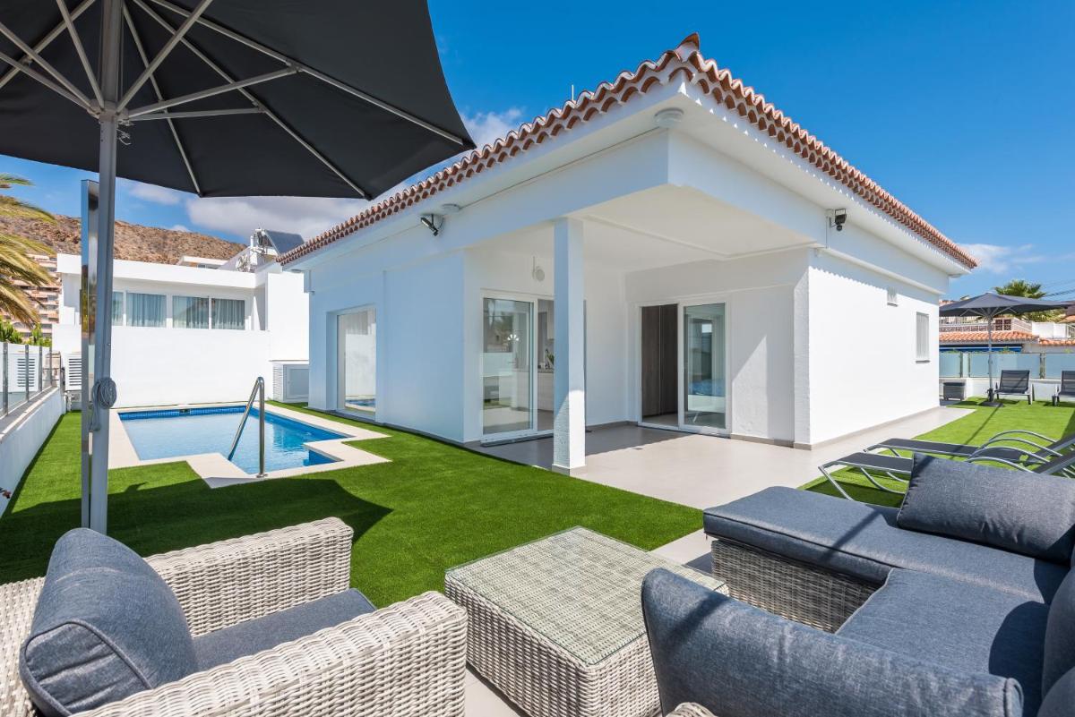 Luxurious 5* VILLA - 300M2 - private HEATED pool - garage - WiFi - Housity