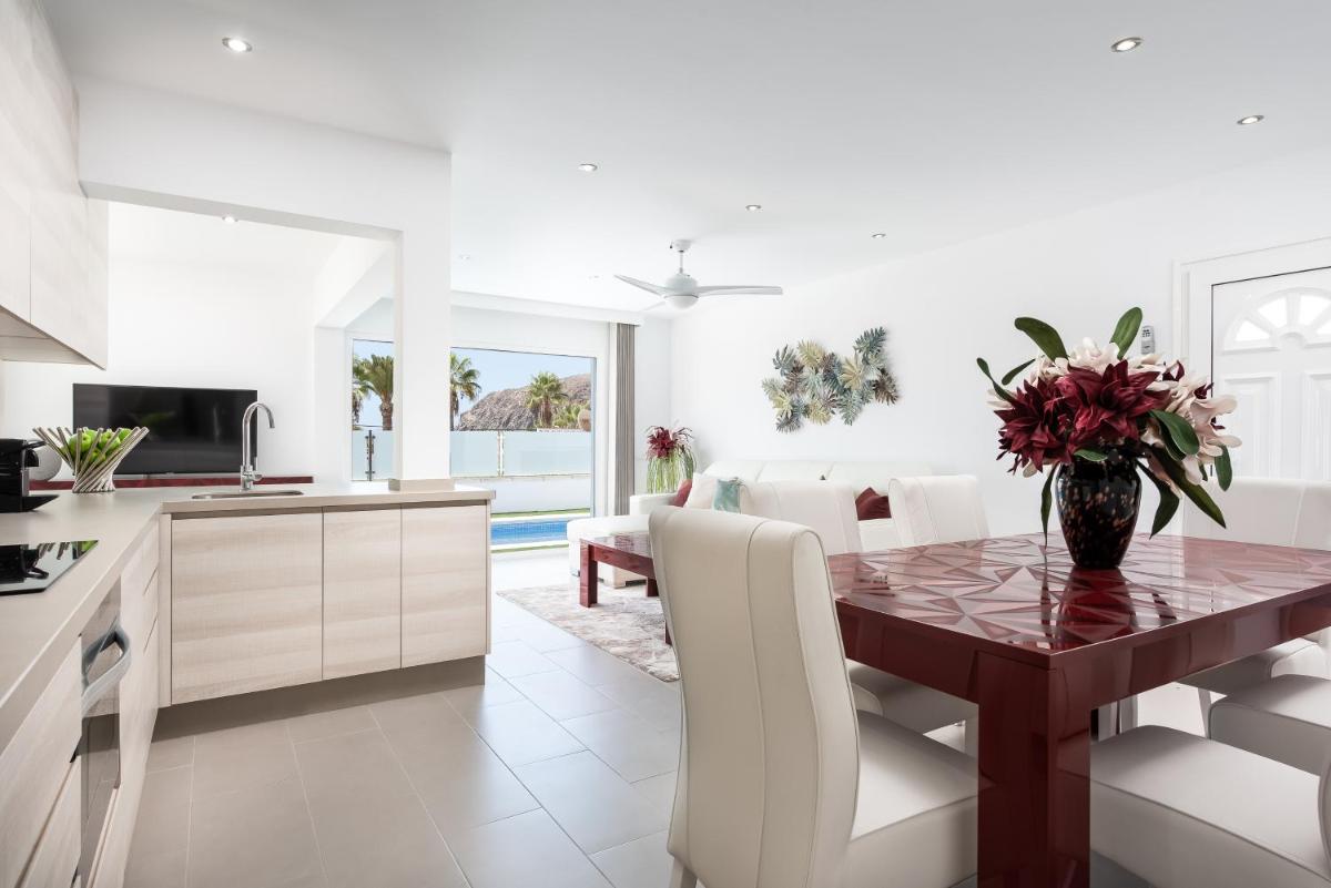 Luxurious 5* VILLA - 300M2 - private HEATED pool - garage - WiFi - Housity