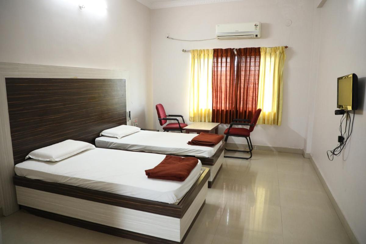 Hotel Parth Residency - Housity