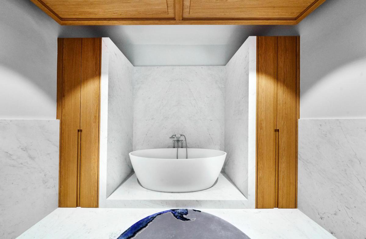 Salle de bains dans l'établissement Château de la Gaude Salle de bains dans l'établissement Château de la Gaude