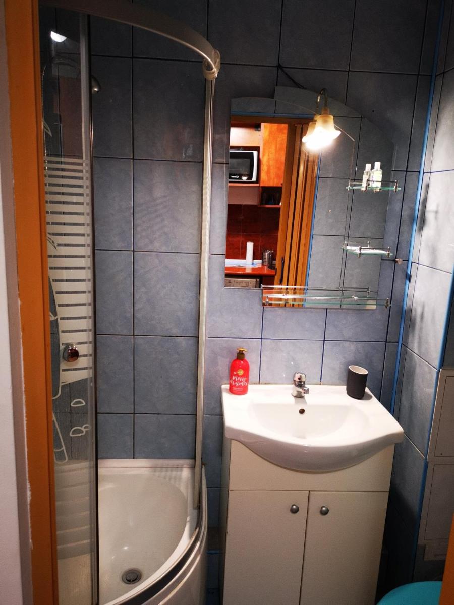 Romexpo Cosy Studio - self check-in & out with key-locker at any hour - Housity