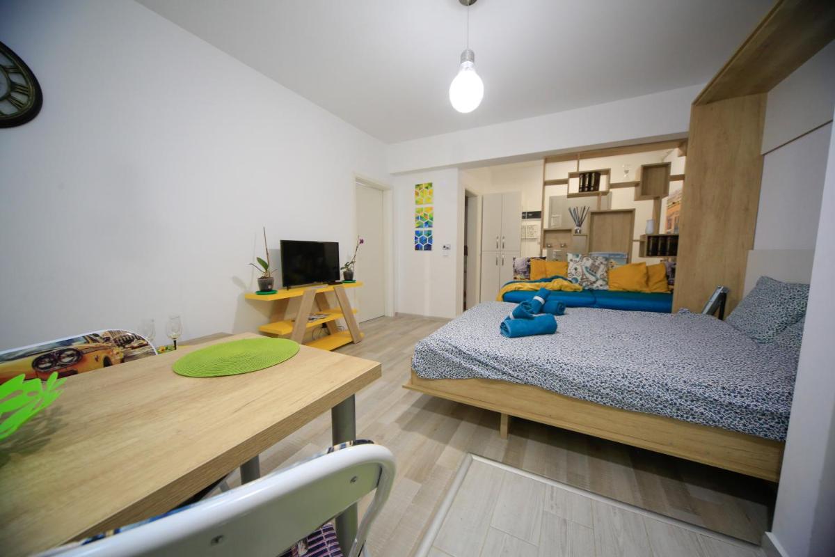 KORONA STUDIO - Housity