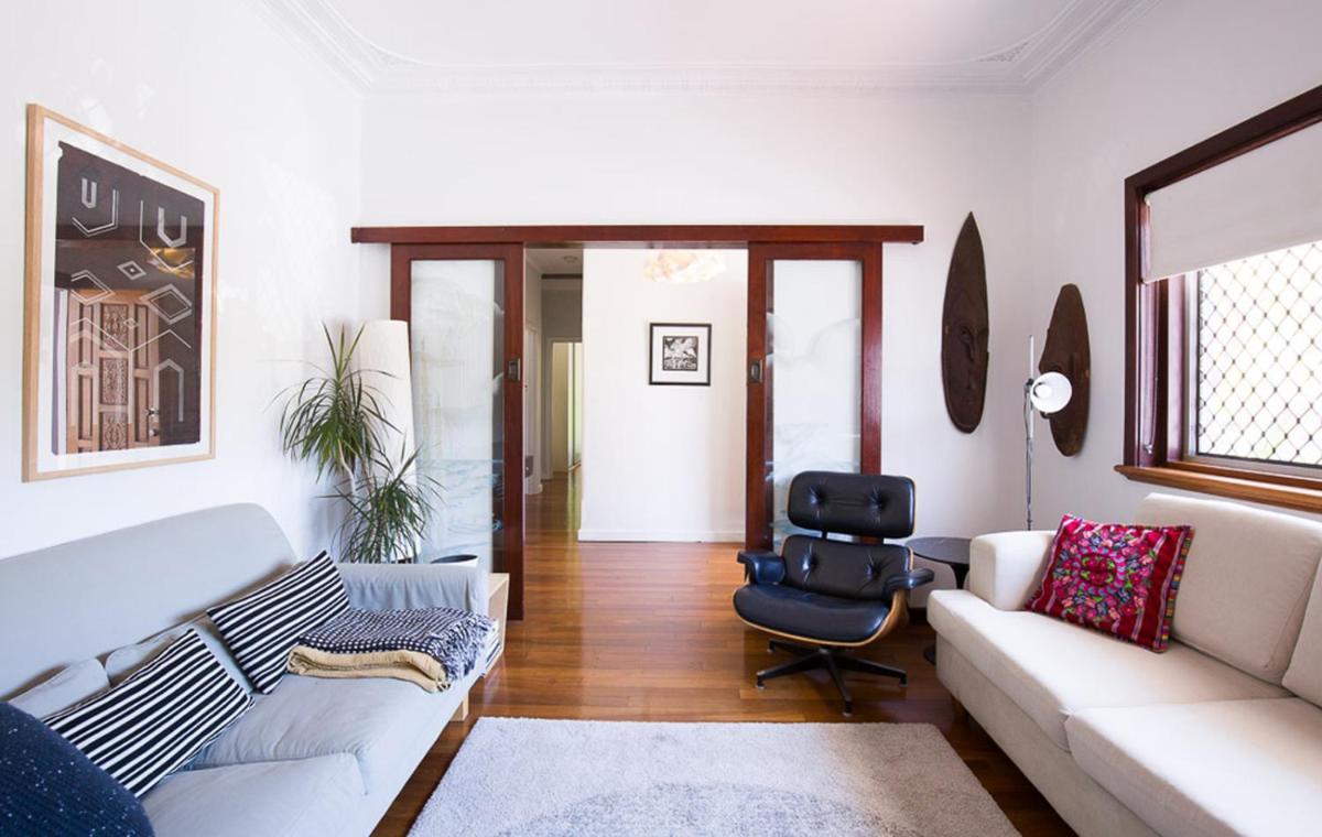 Frangipani Beach House - Housity