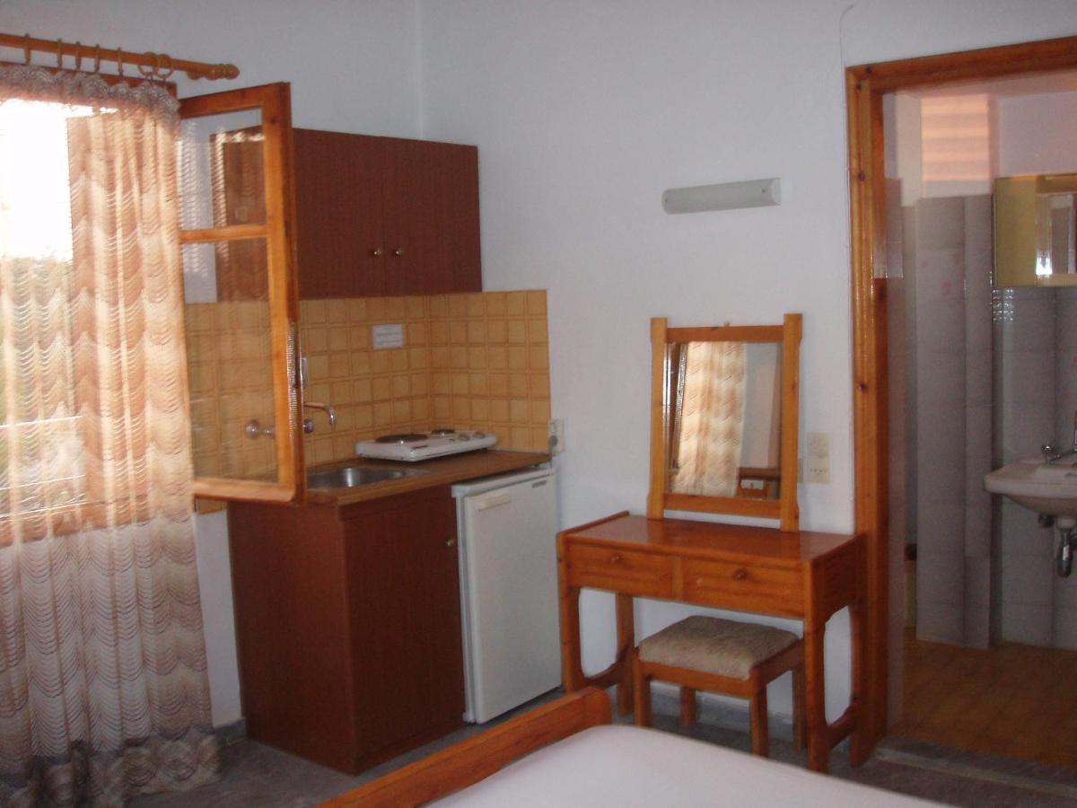 Eleni Studios & Apartments - Housity
