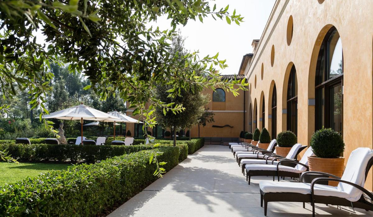 Jardin de l'établissement Terre Blanche Hotel Spa Golf Resort