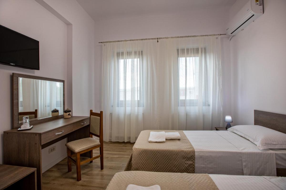 Airport House - Housity