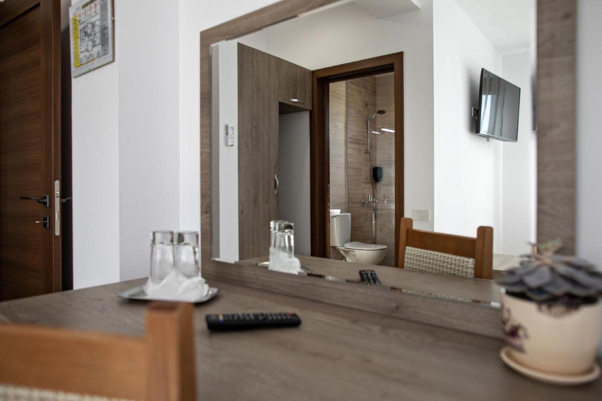 Airport House - Housity